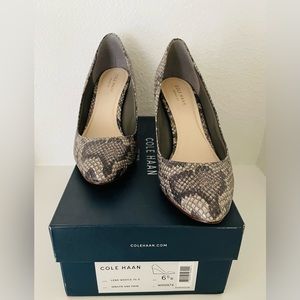 Cole Haan Lena Wedge 75 II Size 6.5 Snake Print